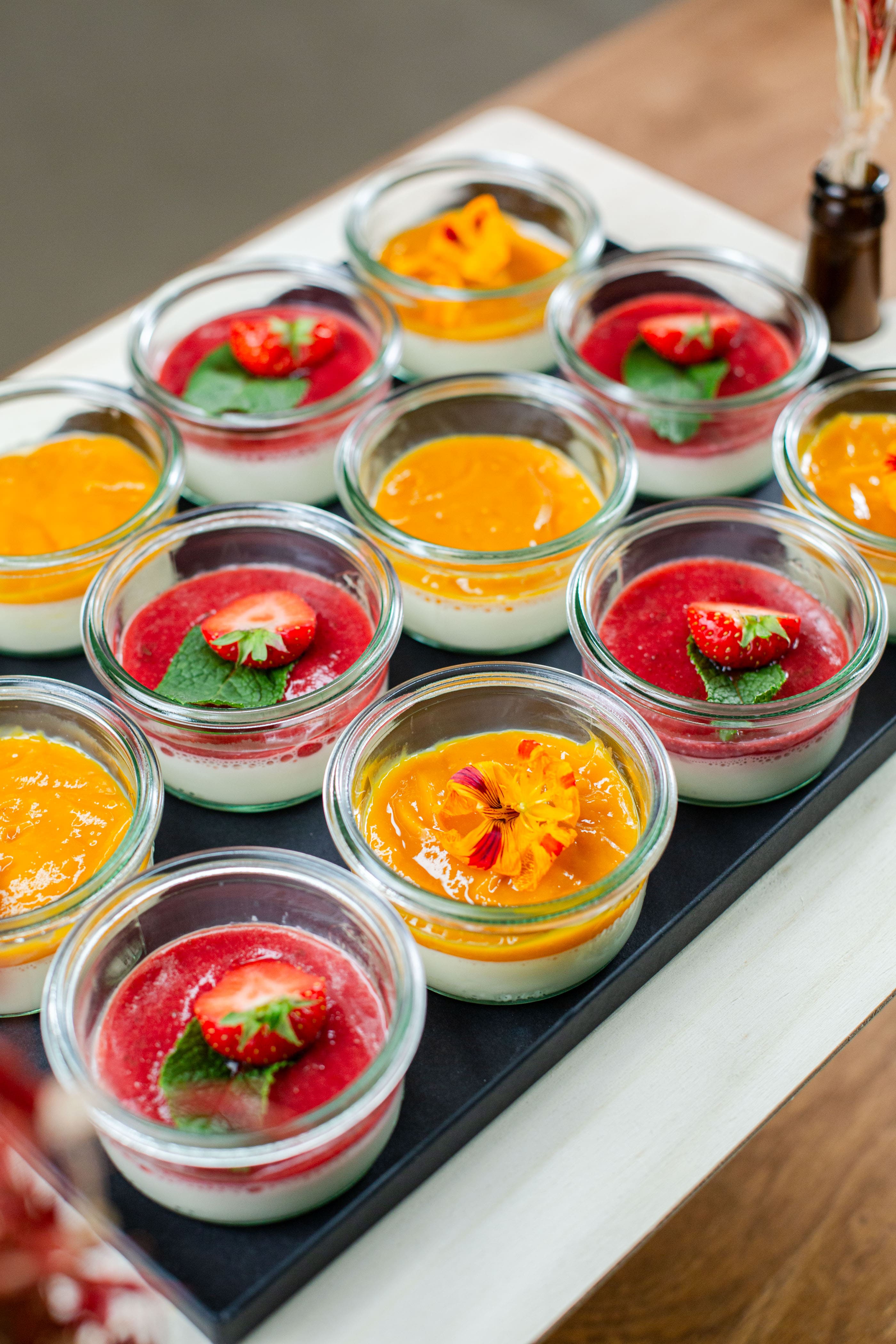 12 Panna Cottas